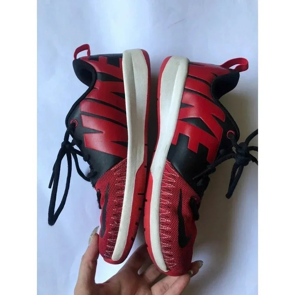Nike boys shoes sz 6Y